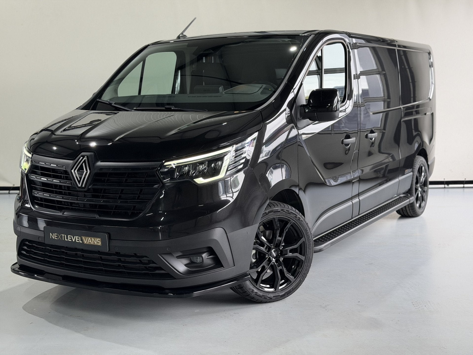 Renault Trafic 2.0 Blue dC1 150 AUTOM T30 L2H1 NEXT LEVEL, Auto's, Bestelauto's, 1803 kg, 4 cilinders, 150 pk, Renault