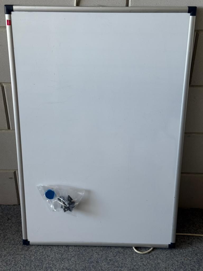 Nobo whiteboard magnetisch 60x90, Ophalen, Zo goed als nieuw, Magneetbord
