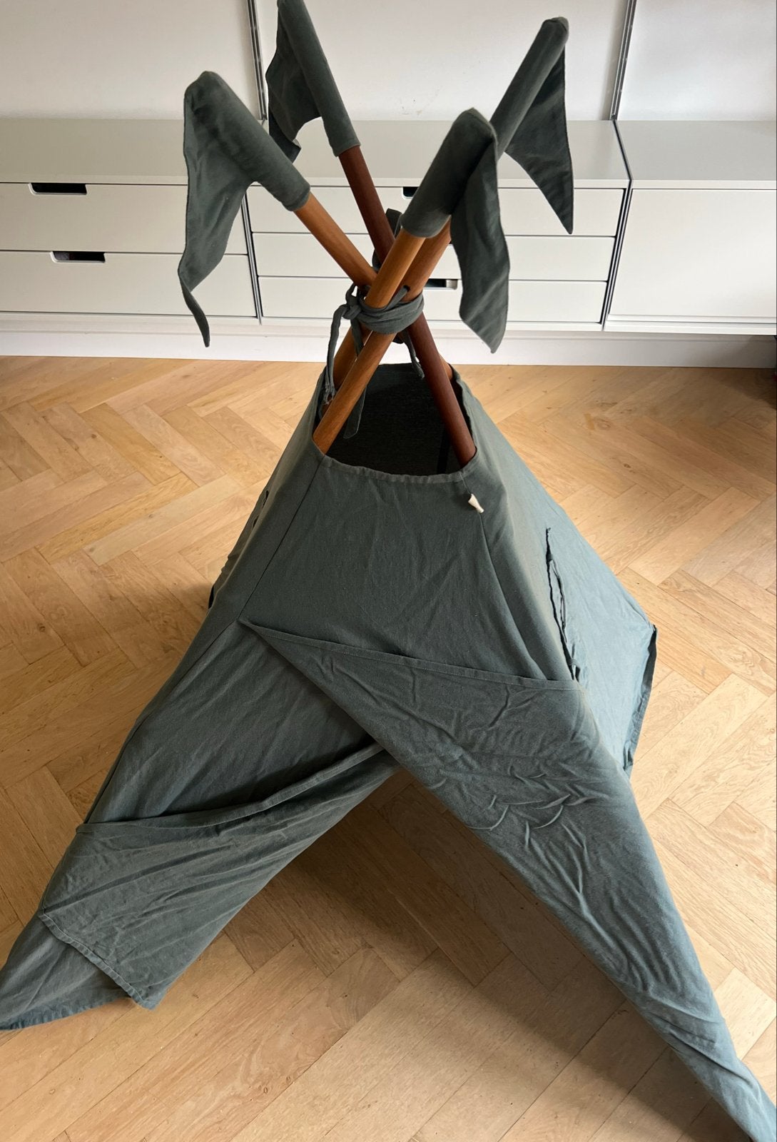 Prachtige numero 74 tipi tent groen grijs (archive store), Ophalen, Gebruikt, Hout