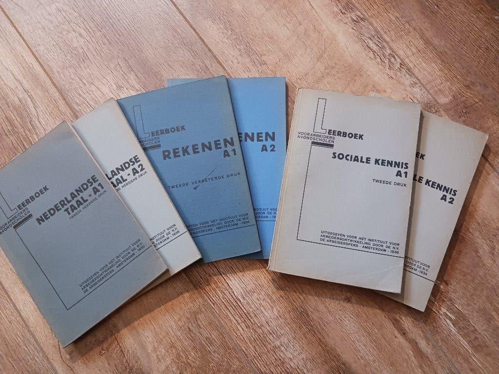 23 tal (school)leerboekjes (1918 - 1958), Ophalen