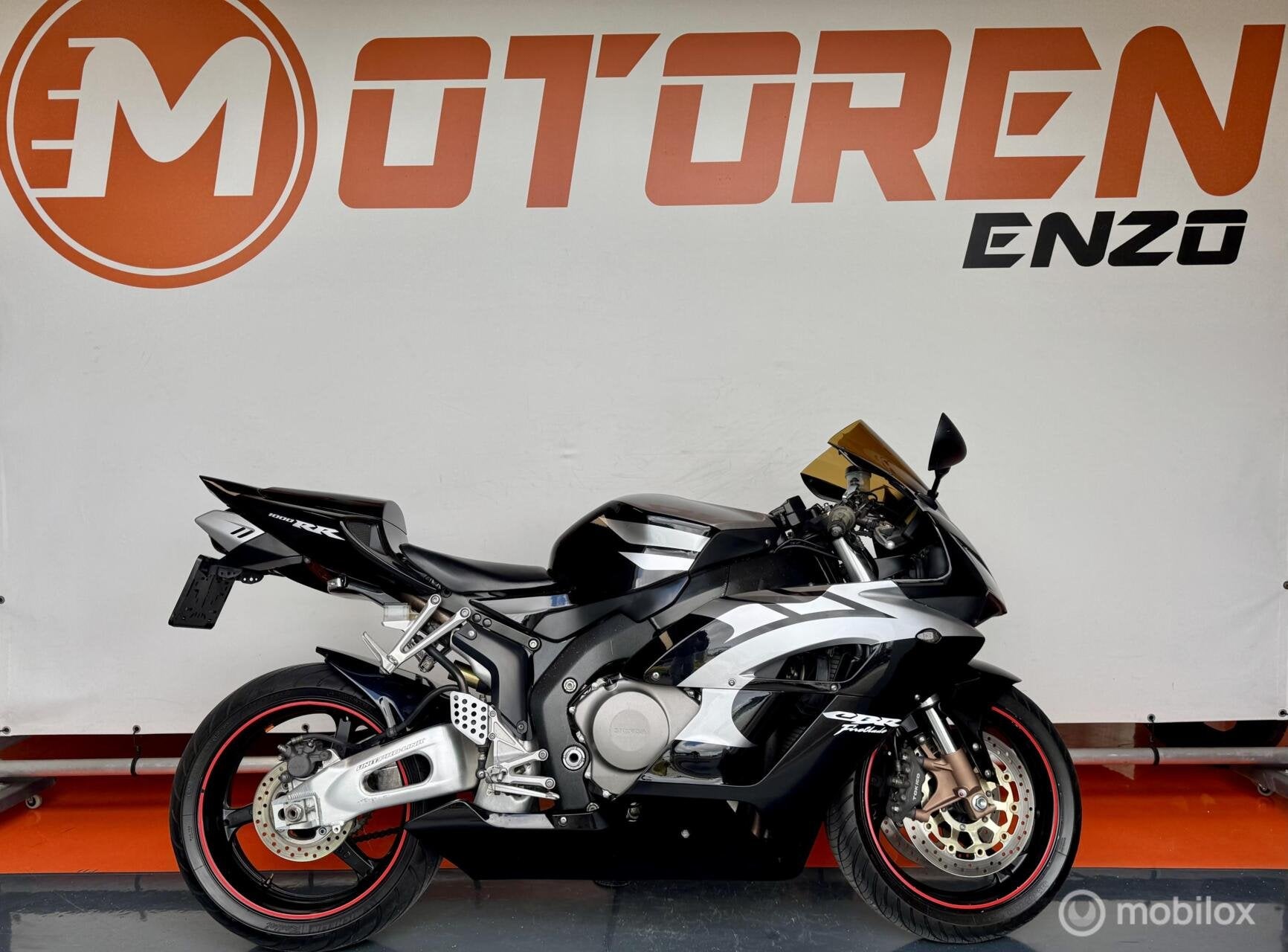 Honda CBR 1000RR Fireblade Black/grey UNIEK lage km stand, Motoren, Motoren | Honda, Bedrijf, Sport, Meer dan 35 kW, 998 cc