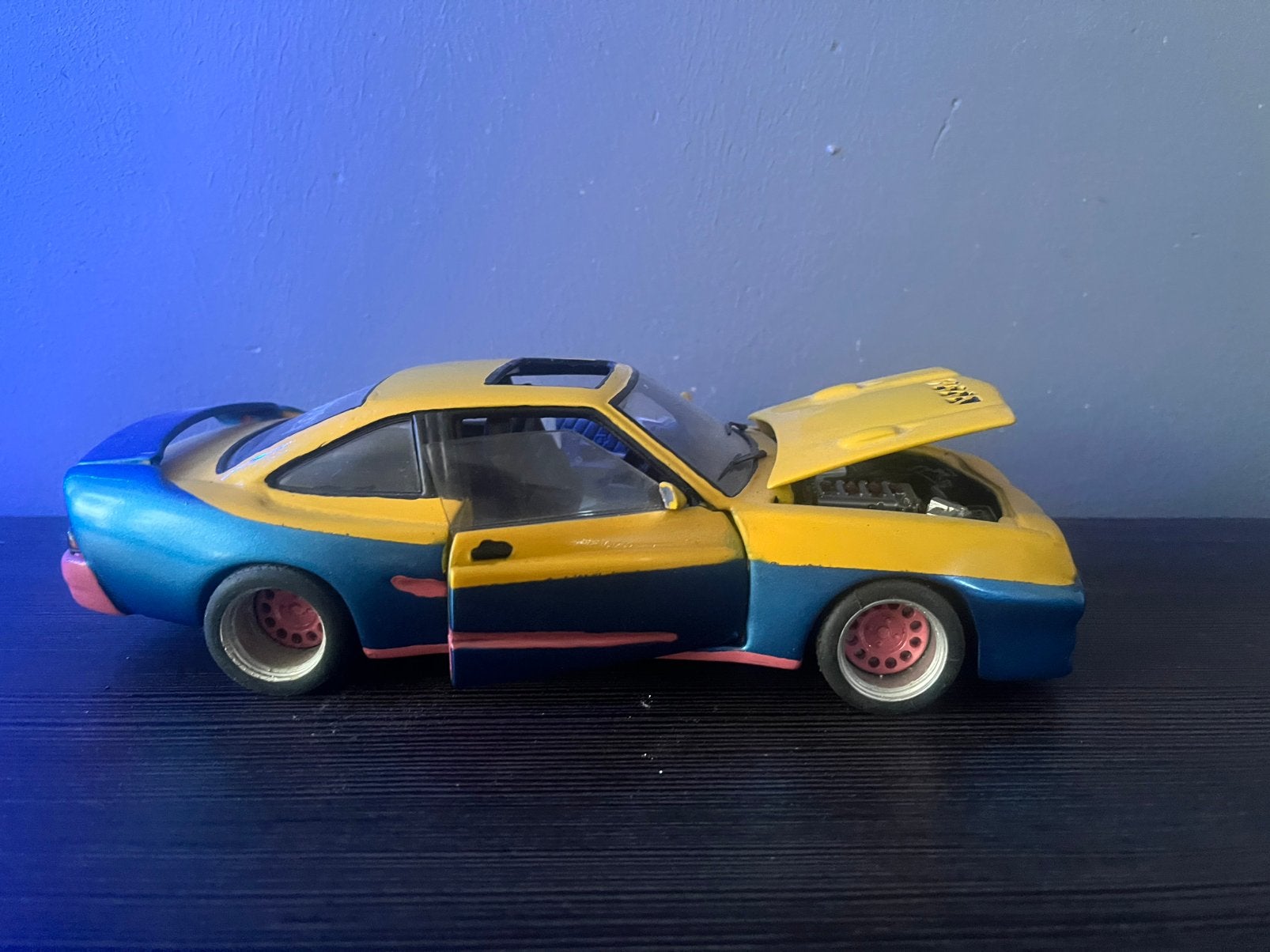Tekoop manta manta 1:18, Hobby en Vrije tijd, Modelauto's | 1:18, Ophalen of Verzenden, Zo goed als nieuw, Revell