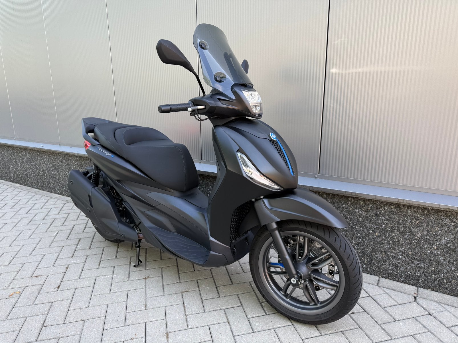 Piaggio Beverly 400S HPE- Nieuwstaat | 2876km | Nero Meteora, Motoren, 400 cc, Occasion, Particulier, Minimaal motorrijbewijs A2
