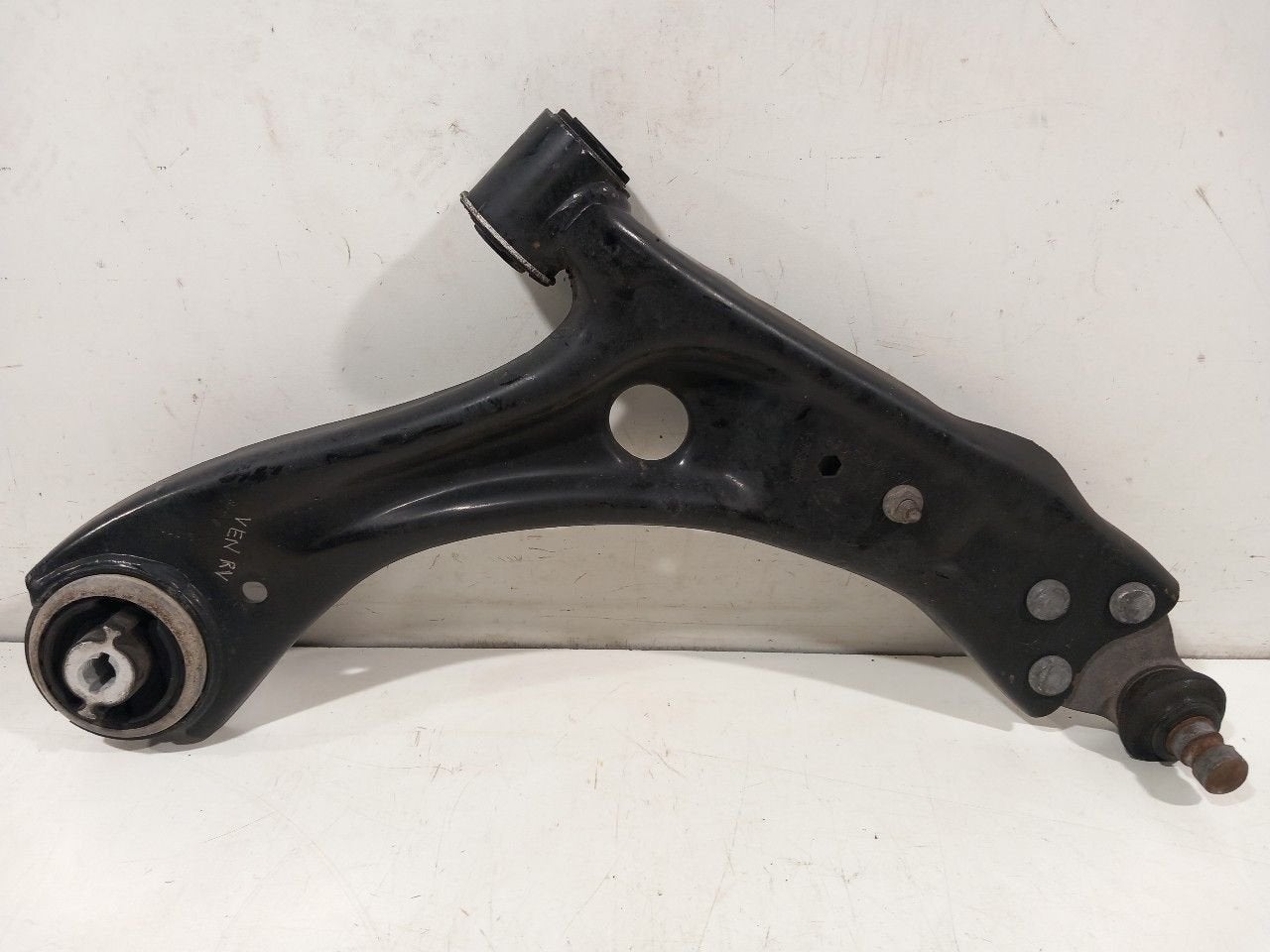Draagarm rechts voor Ford Focus, Onderdelen@venauto.nl, Van der Ven Autorecycling B.V., Gebruikt, Ettenseweg 76, 4706 PB Roosendaal, The Netherlands