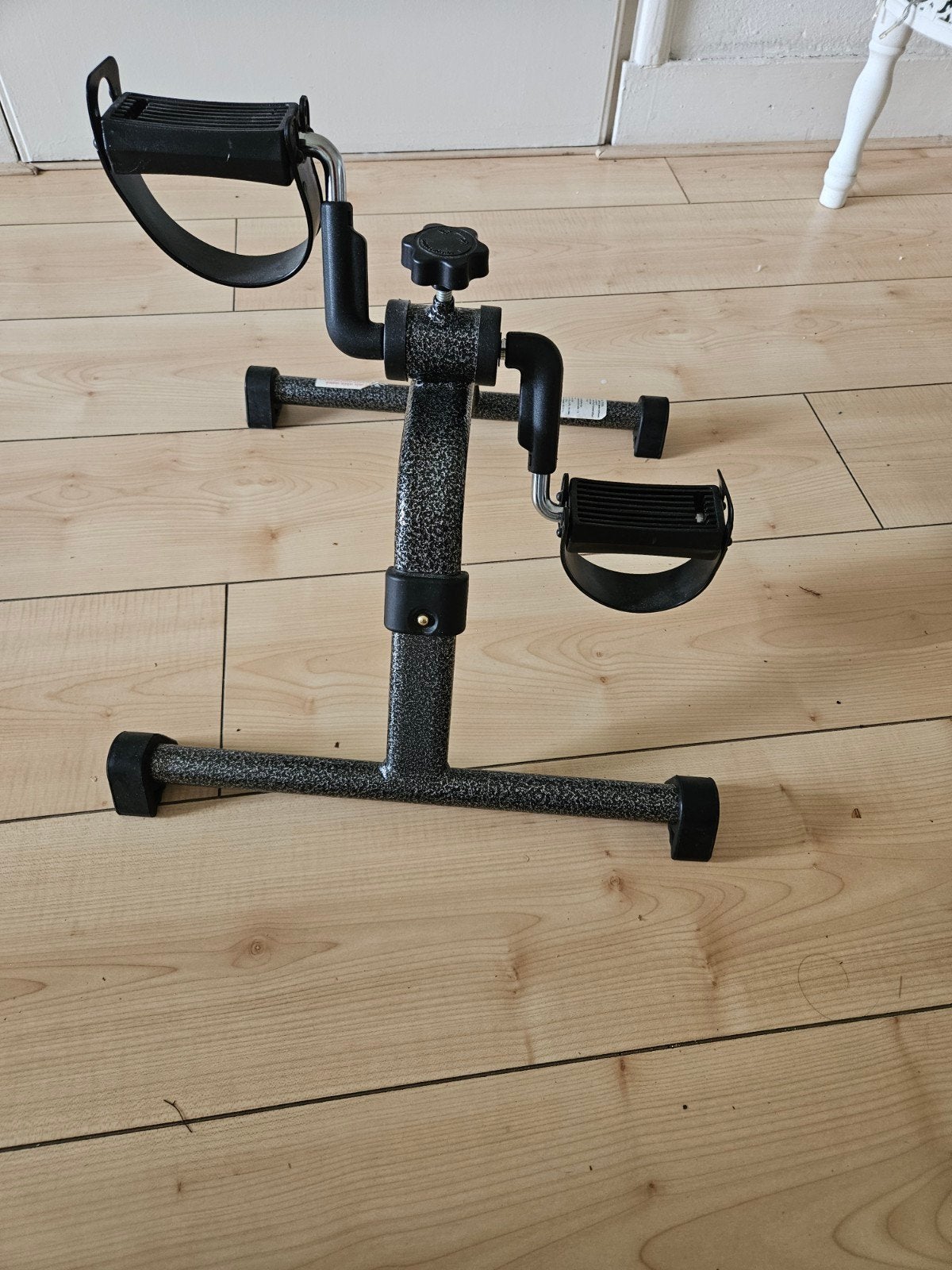 Compacte fietstrainer voor thuisgebruik, Gebruikt, Armen, Ophalen of Verzenden, Metaal