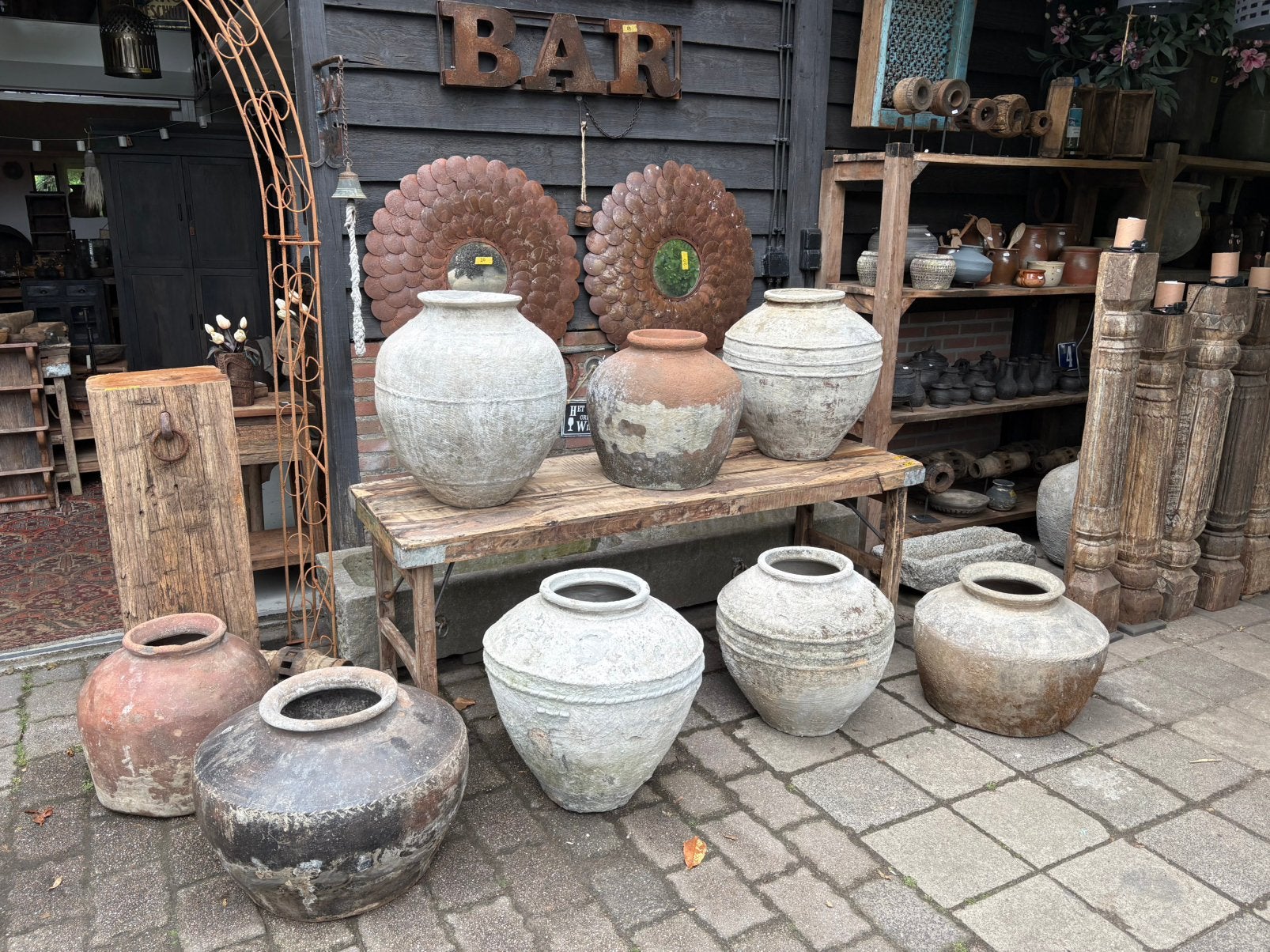 8 oude kruiken uit India - vanaf € 75, Huis en Inrichting, Woonaccessoires | Vazen, Ophalen, Gebruikt, Overige kleuren, Aardewerk of Porselein