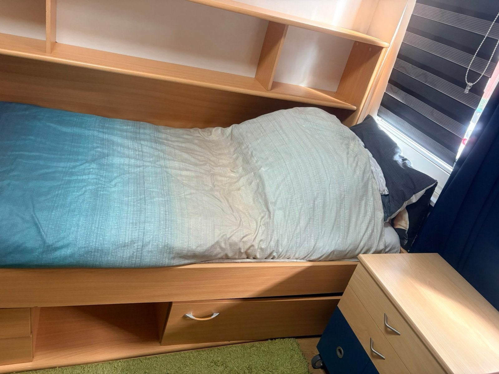 Eenpersoonsbed met opbergruimte en hoofdbord (210 cm), Ophalen
