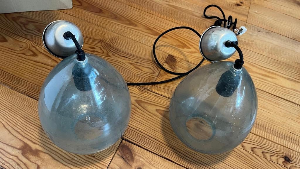 Twee glazen hanglampen., Huis en Inrichting, Lampen | Hanglampen, Ophalen, Gebruikt, Minder dan 50 cm
