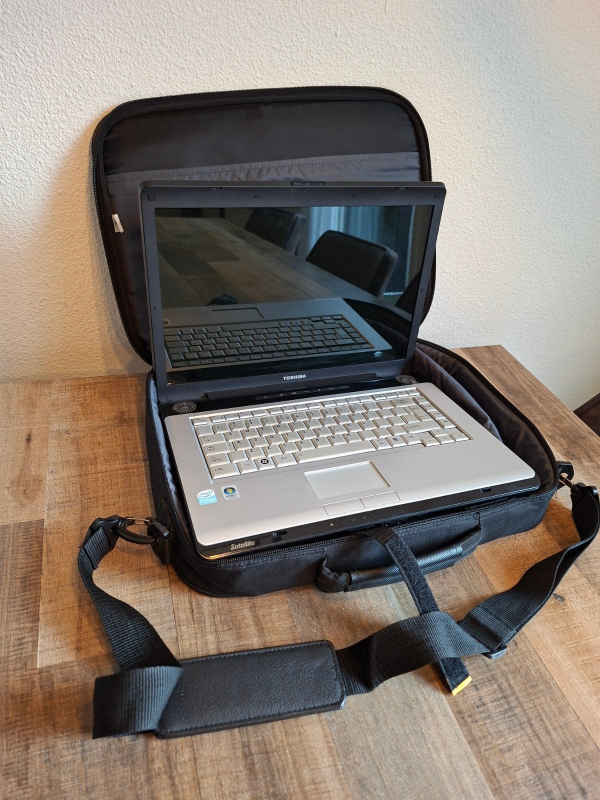 Oude Toshiba laptop, Computers en Software, Ophalen of Verzenden, Toshiba