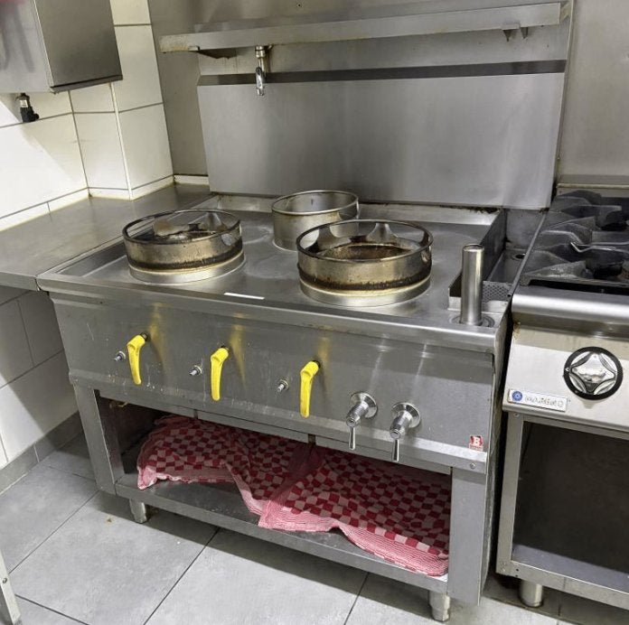 Bertrand RVS wokfornuis 3 pits met waterkraan horeca, Ophalen, Gebruikt, 3 kookzones of minder, Gas