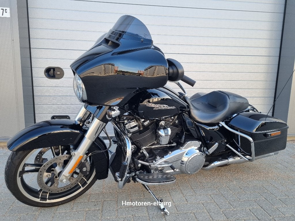 Street Glide Special - BJ’ 08 -2017 met slechts 16964 km, 2 cilinders, Traction Control, Nieuw, Motorrijbewijs A