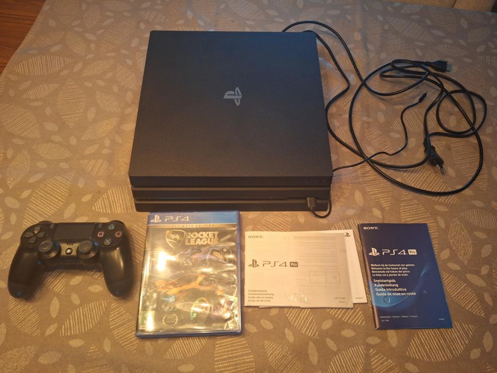 Playstation 4 PRO 7216B, Spelcomputers en Games, Spelcomputers | Sony PlayStation 4, Ophalen, Zo goed als nieuw, Met 1 controller