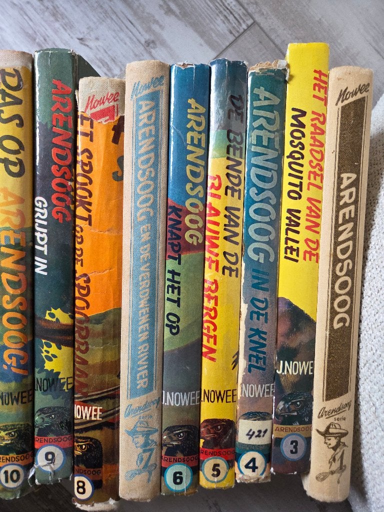 Arendsoog boeken, Ophalen, Gelezen, J. Nowee