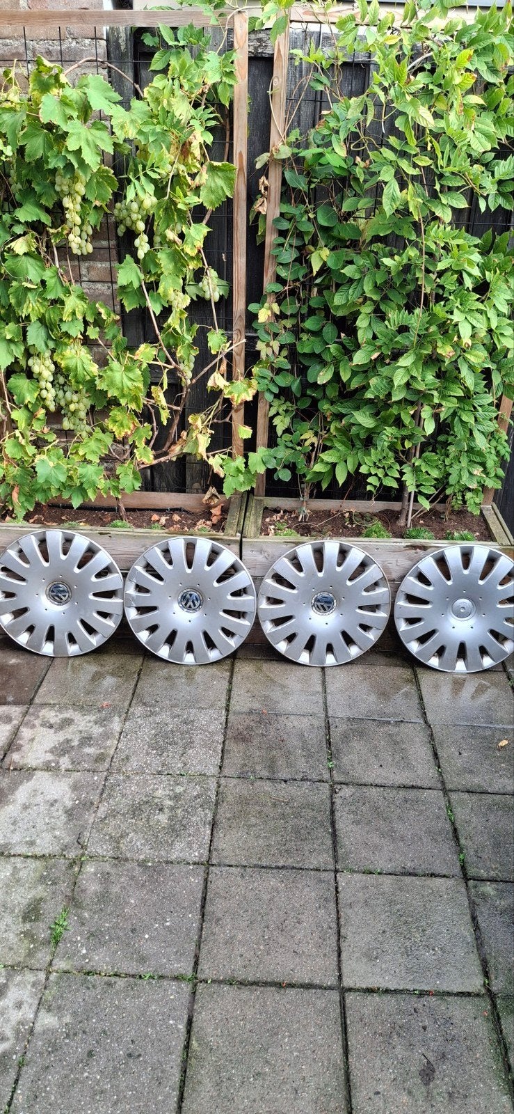VW wieldoppen 16 inch - Set van 4, Ophalen, Gebruikt