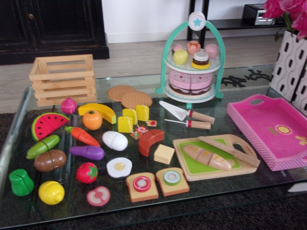 Houten "FRUIT, GROENTEN, TAART, GEBAK etc." 40-delig, Ophalen of Verzenden, Zo goed als nieuw, Hout, Speelkeuken-accessoire