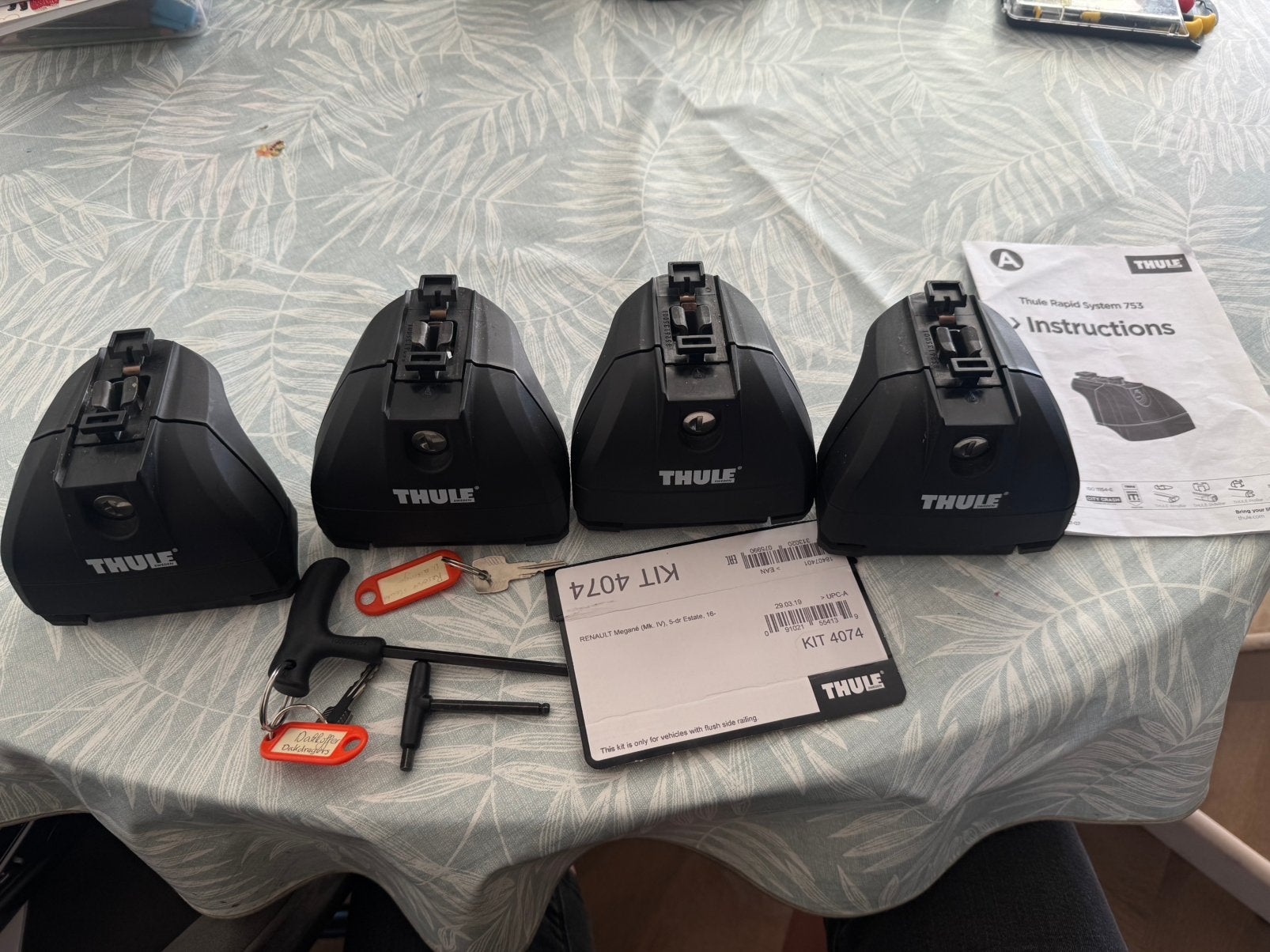 Thule dakdragers kit 753 en 4074, Auto diversen, Dakdragers, Ophalen of Verzenden, Zo goed als nieuw