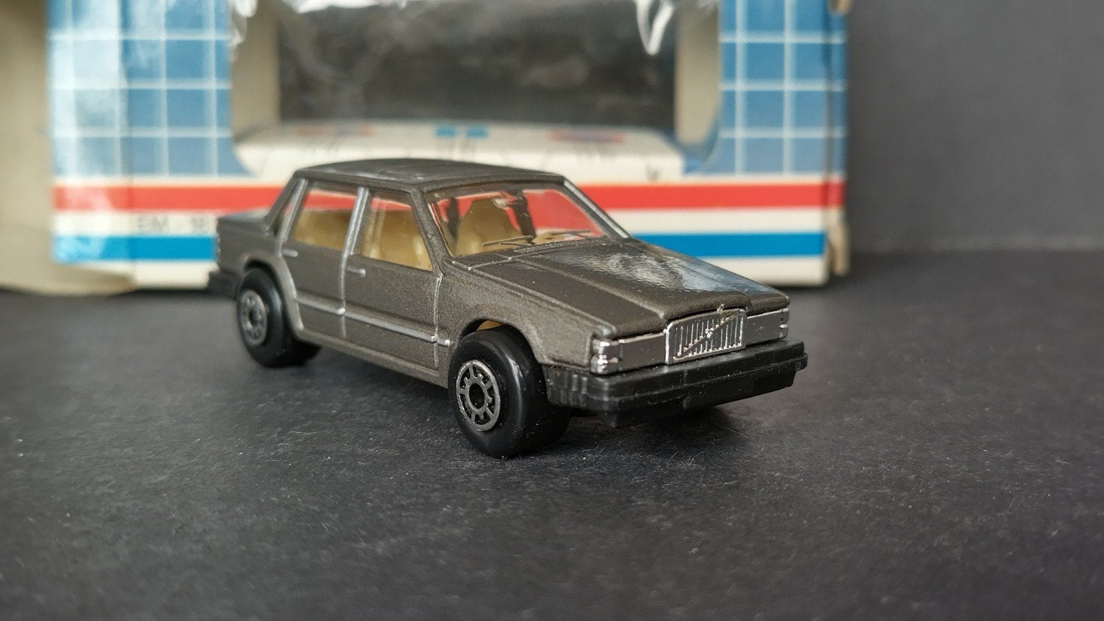 Volvo 760 1:64 Edocar Wenger Antwerpen Pol, Auto, Holland, ., Ophalen of Verzenden