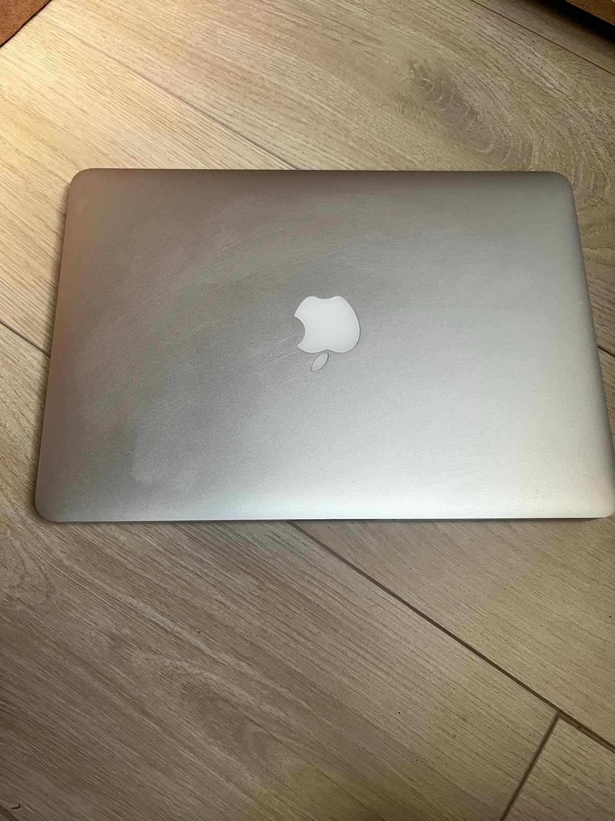 MacBook Pro met oplader, Gebruikt, 256 GB, 2 tot 3 Ghz, Qwerty
