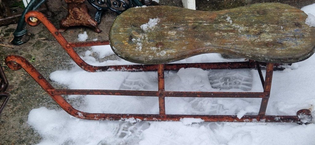 Houten slee met ijzeren frame (brocante), Kinderen en Baby's, Speelgoed | Buiten | Sleeën, Ophalen of Verzenden, Gebruikt, Hout