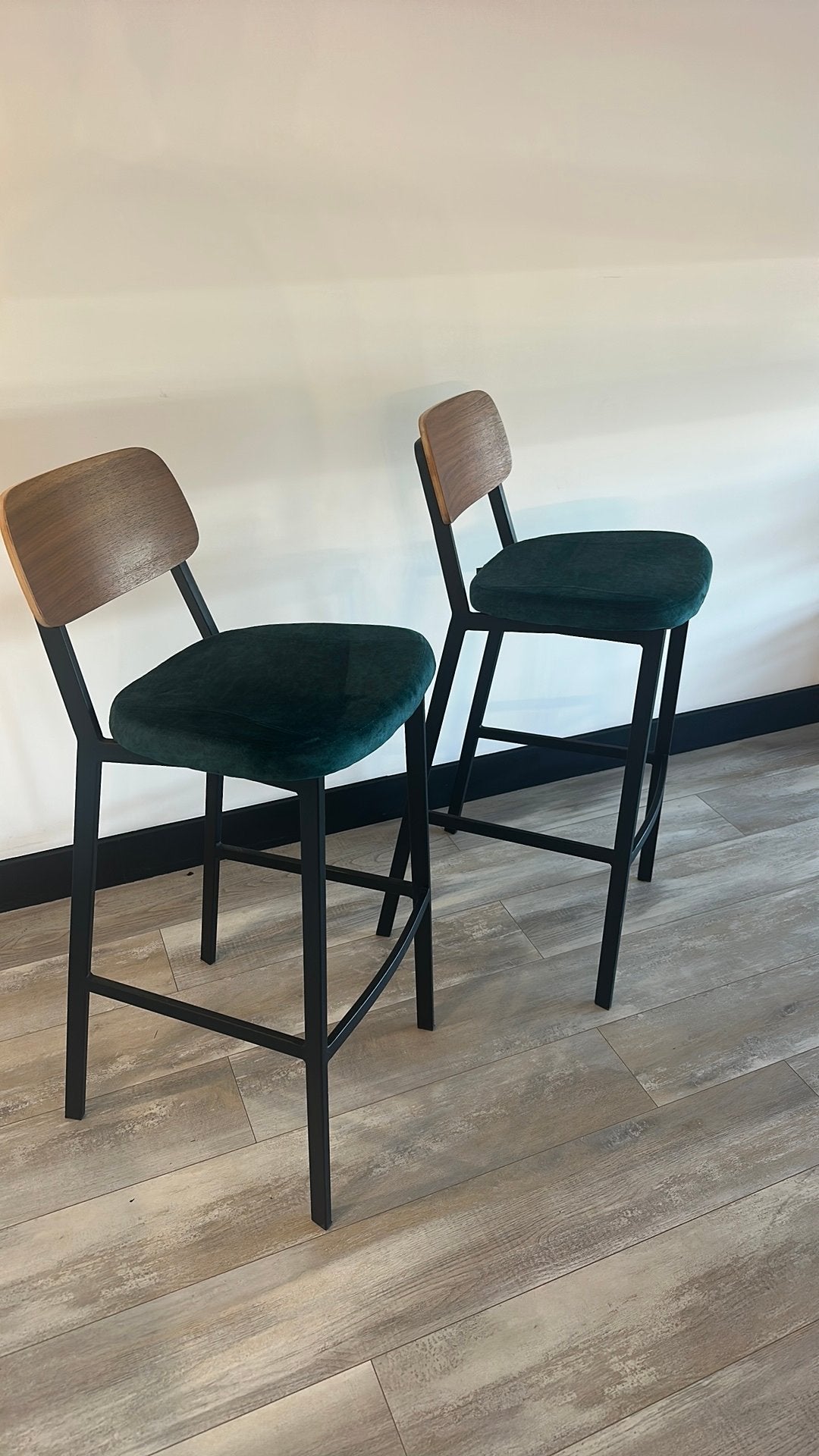 2x krukken 90cm hoog goede staat, Huis en Inrichting, Barkrukken, 2 krukken, Ophalen, Zo goed als nieuw, 60 tot 90 cm