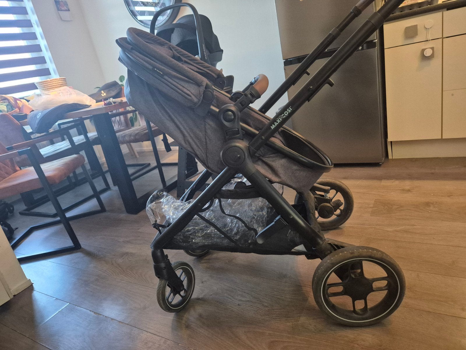 Maxi Cosi Zelia Trio 3-in-1 Combiwagen met Isofix systeem, Ophalen, Gebruikt, Combiwagen, Verstelbare duwstang