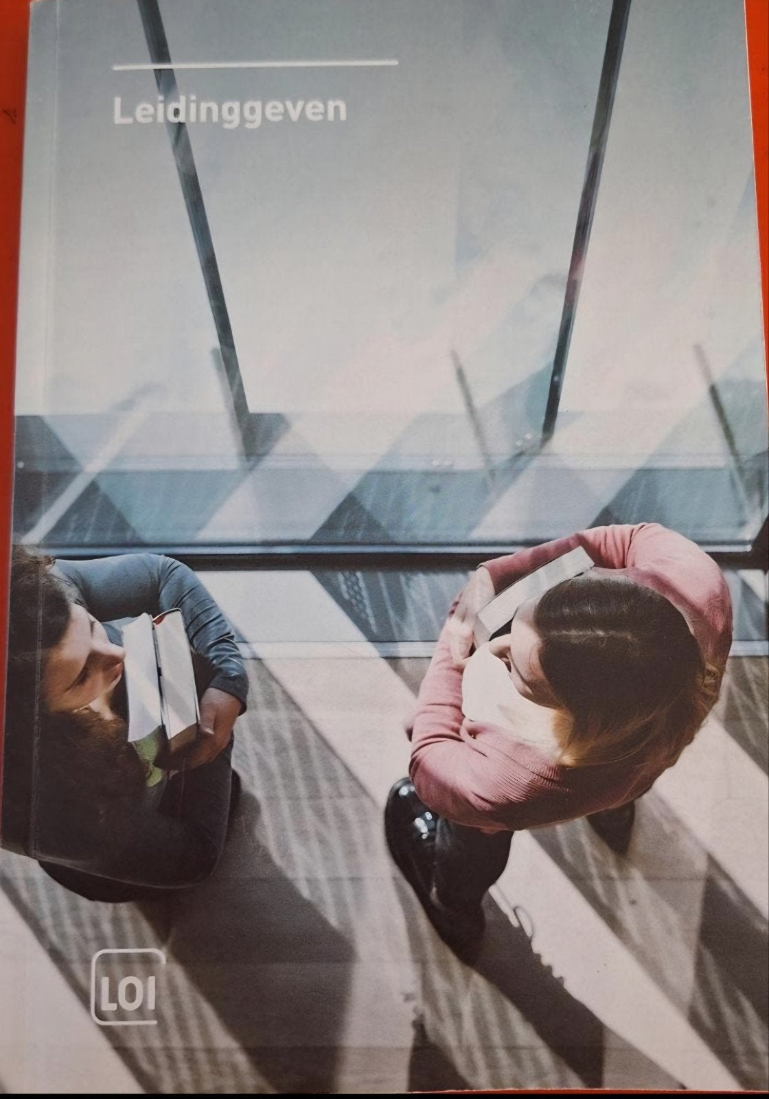 Leidinggeven - LOI Studieboek, Onbekend, Ophalen of Verzenden, Zo goed als nieuw, MBO