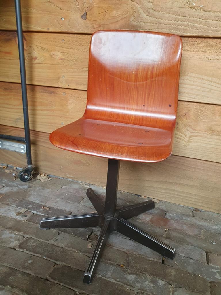 Vintage houten kinder bureaustoel - Retro design, Huis en Inrichting, Bureaustoelen, Gebruikt, Bureaustoel, Bruin, Ophalen
