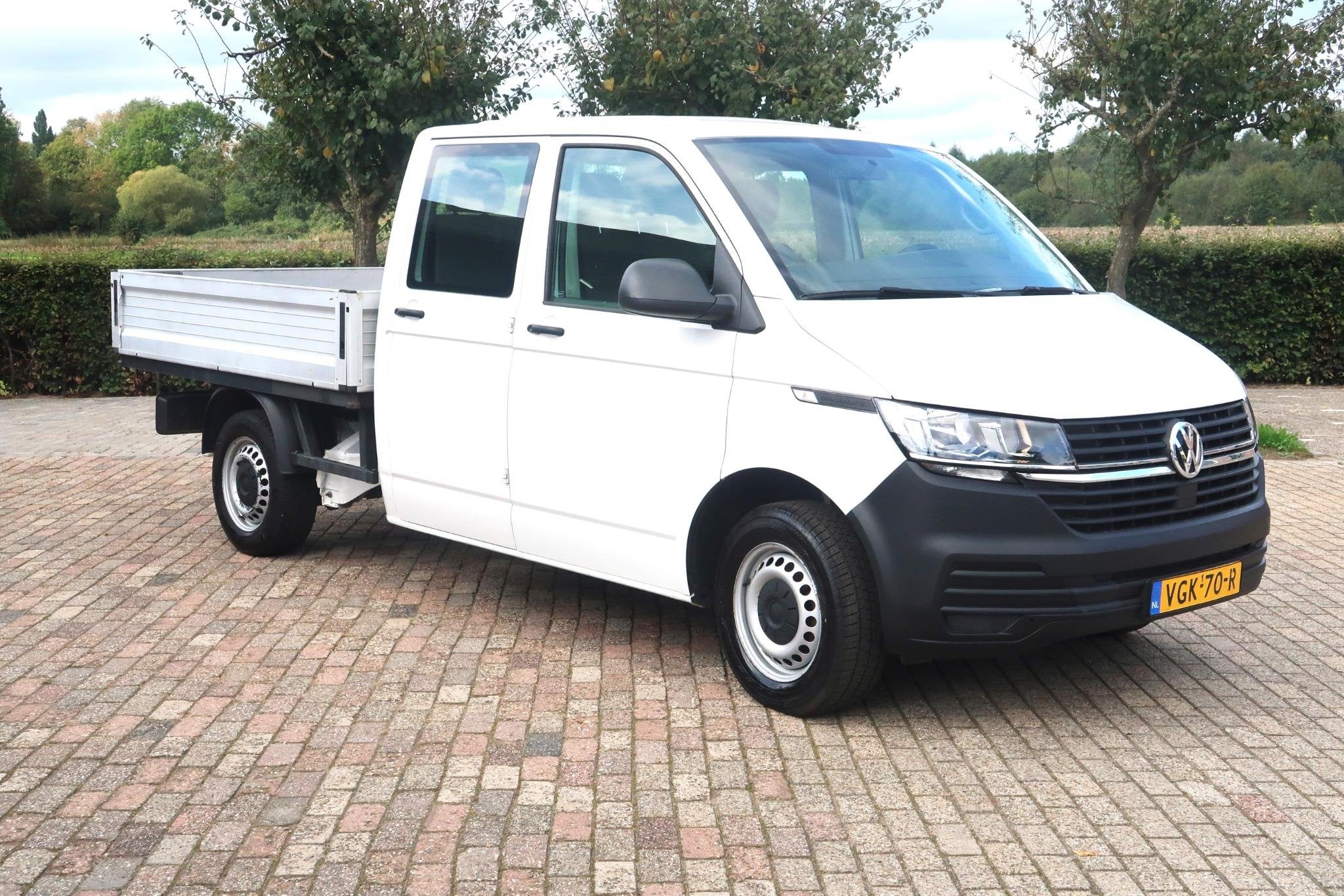 Volkswagen Transporter 2.0 TDI L2H1 DC 28 Comfortline 6 pers, Voorwielaandrijving, Dealer onderhouden, 15 km/l, Gebruikt