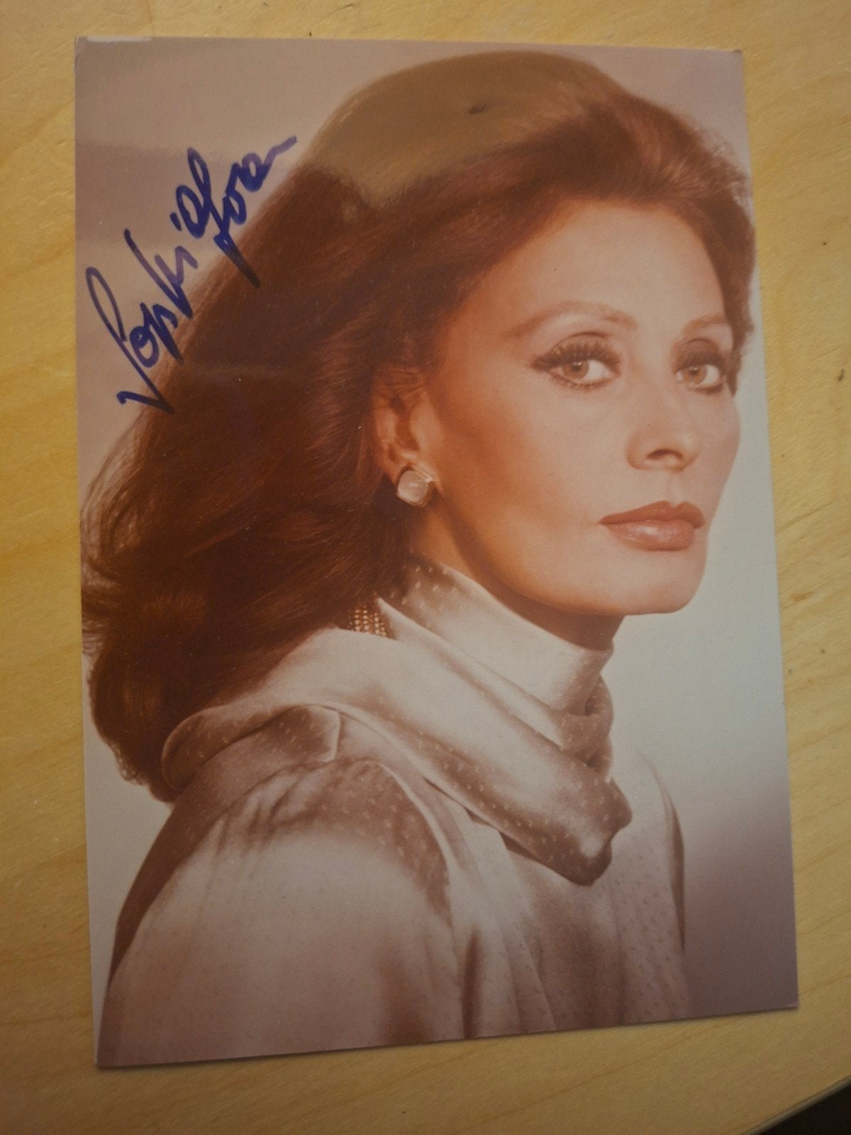 Gesigneerde foto Sophia Loren, Ophalen of Verzenden, 1980 tot heden, Overige onderwerpen