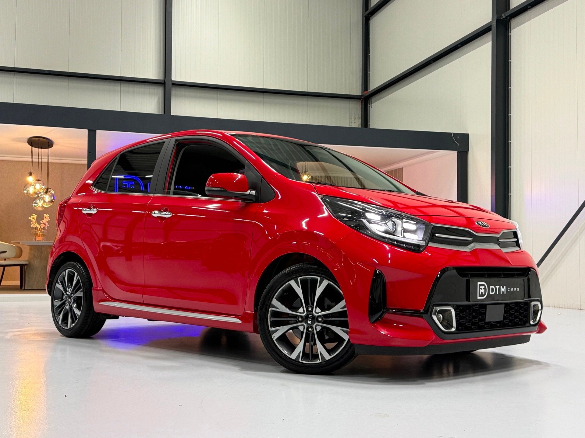 Kia Picanto Automaat | Ferrari Rood | Panoramadak | Navi | L, 877 kg, 4 stoelen, Bedrijf, Picanto