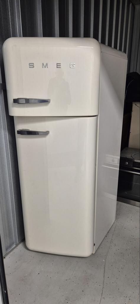 Witte Smeg koelkast, Ophalen, Gebruikt, 200 liter of meer, Met aparte vriezer