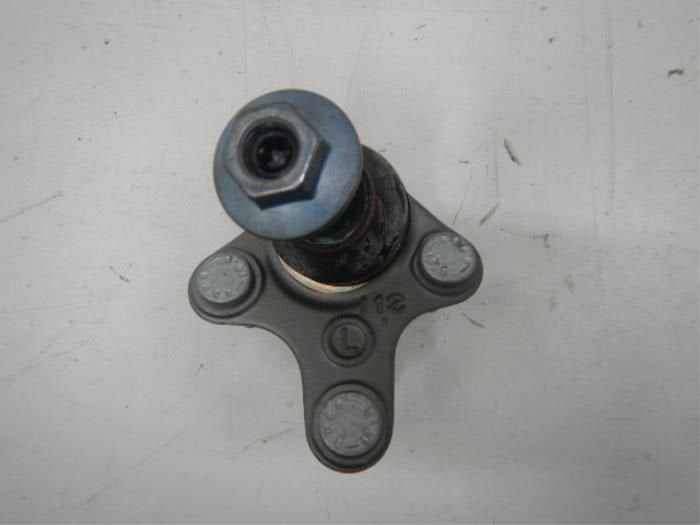 VW Golf 7 Fuseekogel Draagarm Wielophanging Links, Ophalen of Verzenden, Gebruikt