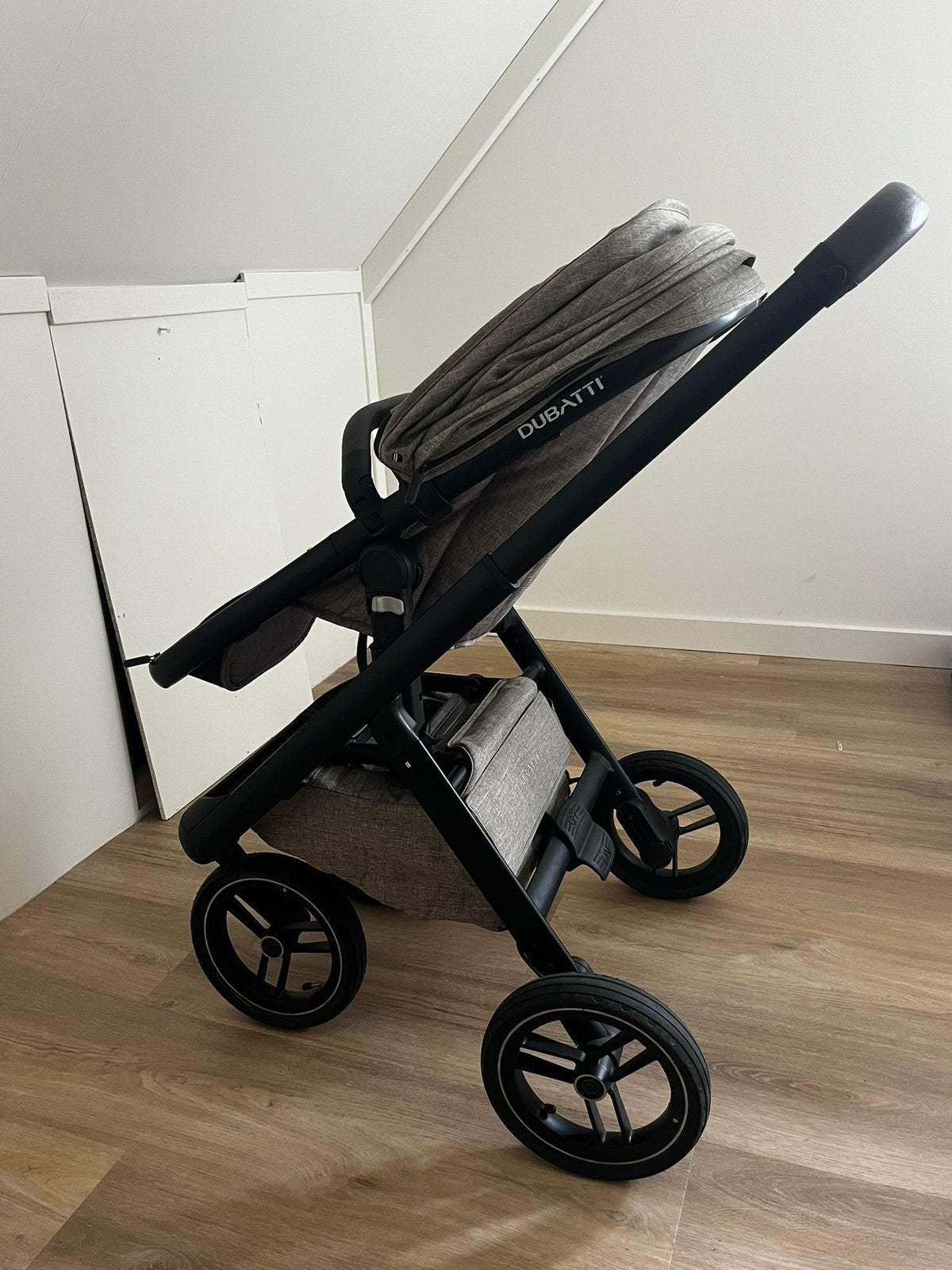 Dubatti One E6 kinderwagen - met complete accessoires, Ophalen, Zo goed als nieuw, Overige merken, Luchtbanden