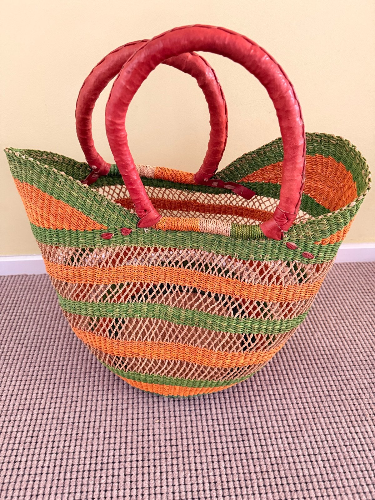 Handgemaakte Ghana Mand - Kleurrijk en Uniek, Ophalen of Verzenden, Zo goed als nieuw, Oranje, Shopper
