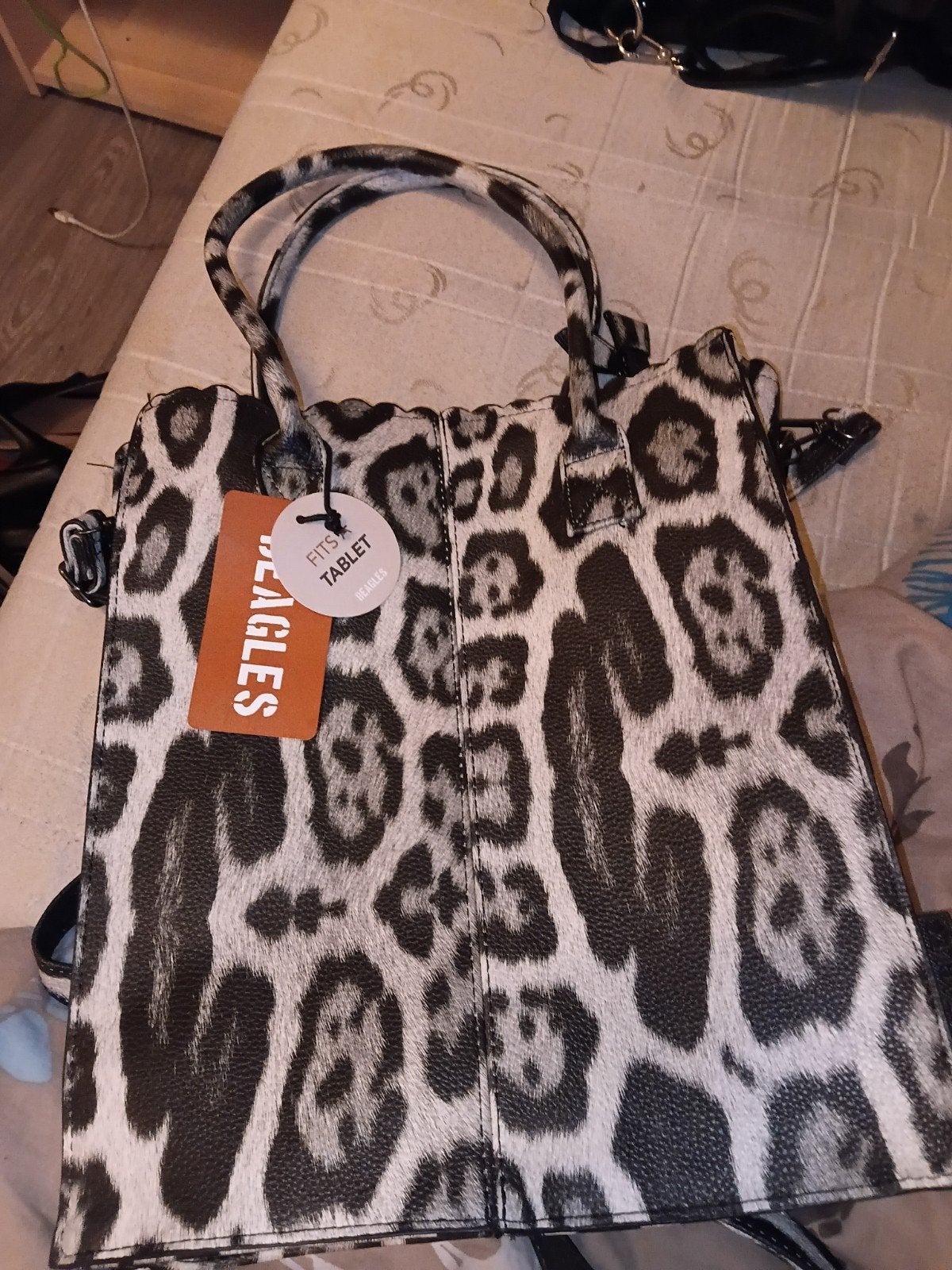 Mooie Beagles tas - Zo goed als nieuw, Sieraden, Tassen en Uiterlijk, Ophalen, Zo goed als nieuw, Overige kleuren, Handtas