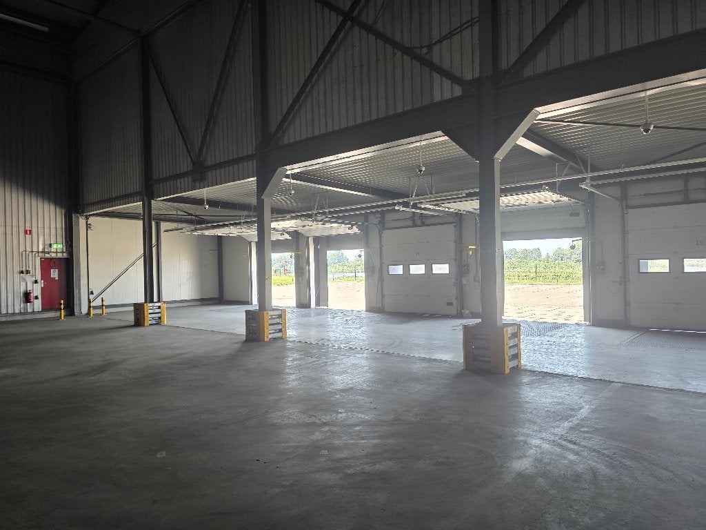 Laad Docks Loods, 234 m², Koop, Opslag of Loods