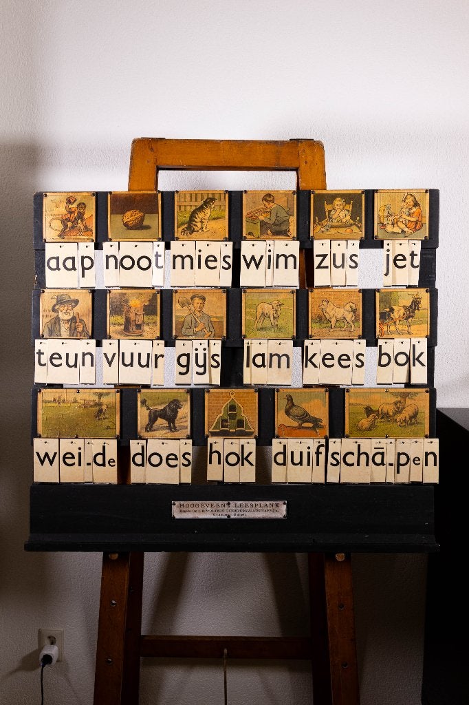 Leesplank -jes. oa Dialect leesplankjes Aap Noot Mies enz., Ophalen, Natuur en Biologie