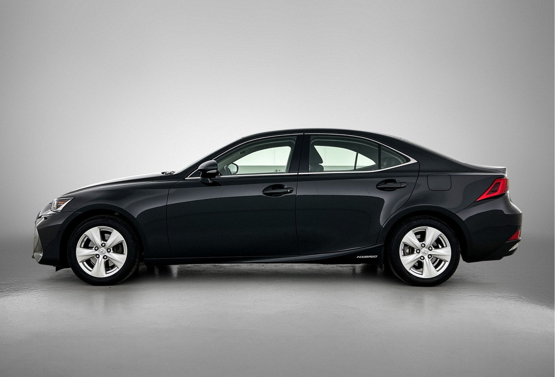 Lexus IS 300h Hybrid Business Line | Safety-Pack | Cruise Co, Auto's, Automaat, 12 maanden, Achterwielaandrijving, Gebruikt