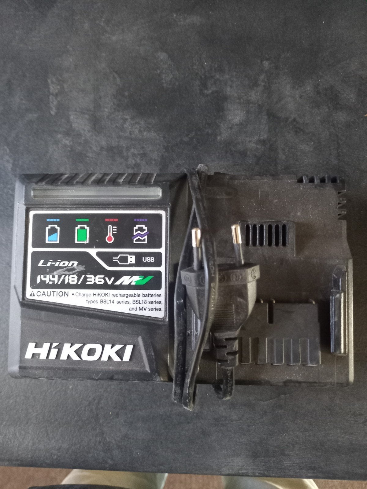 Hikoki oplader., Ophalen