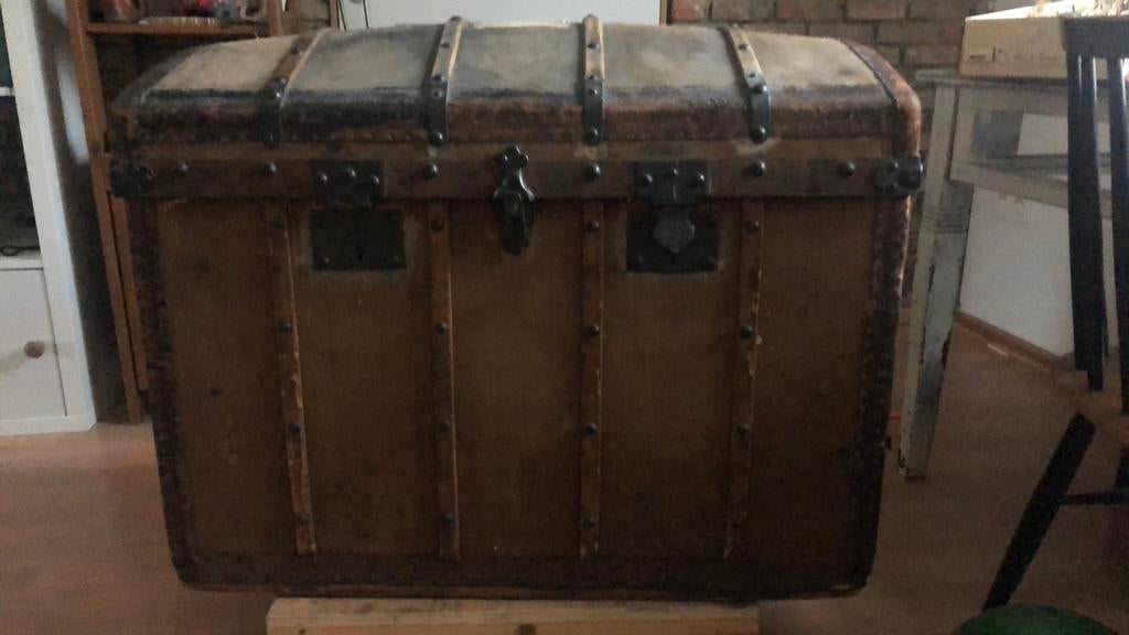 Antieke Hutkoffer / Steamtrunk met Labels, Antiek en Kunst, Ophalen