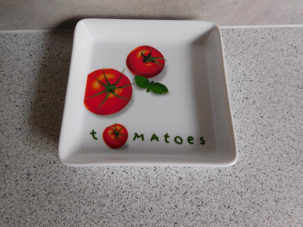 Bord 12x12 cm. Tapas Tomatoes PPD, Huis en Inrichting, Keuken | Servies, Ophalen of Verzenden, Zo goed als nieuw, Bord(en), Overige stijlen