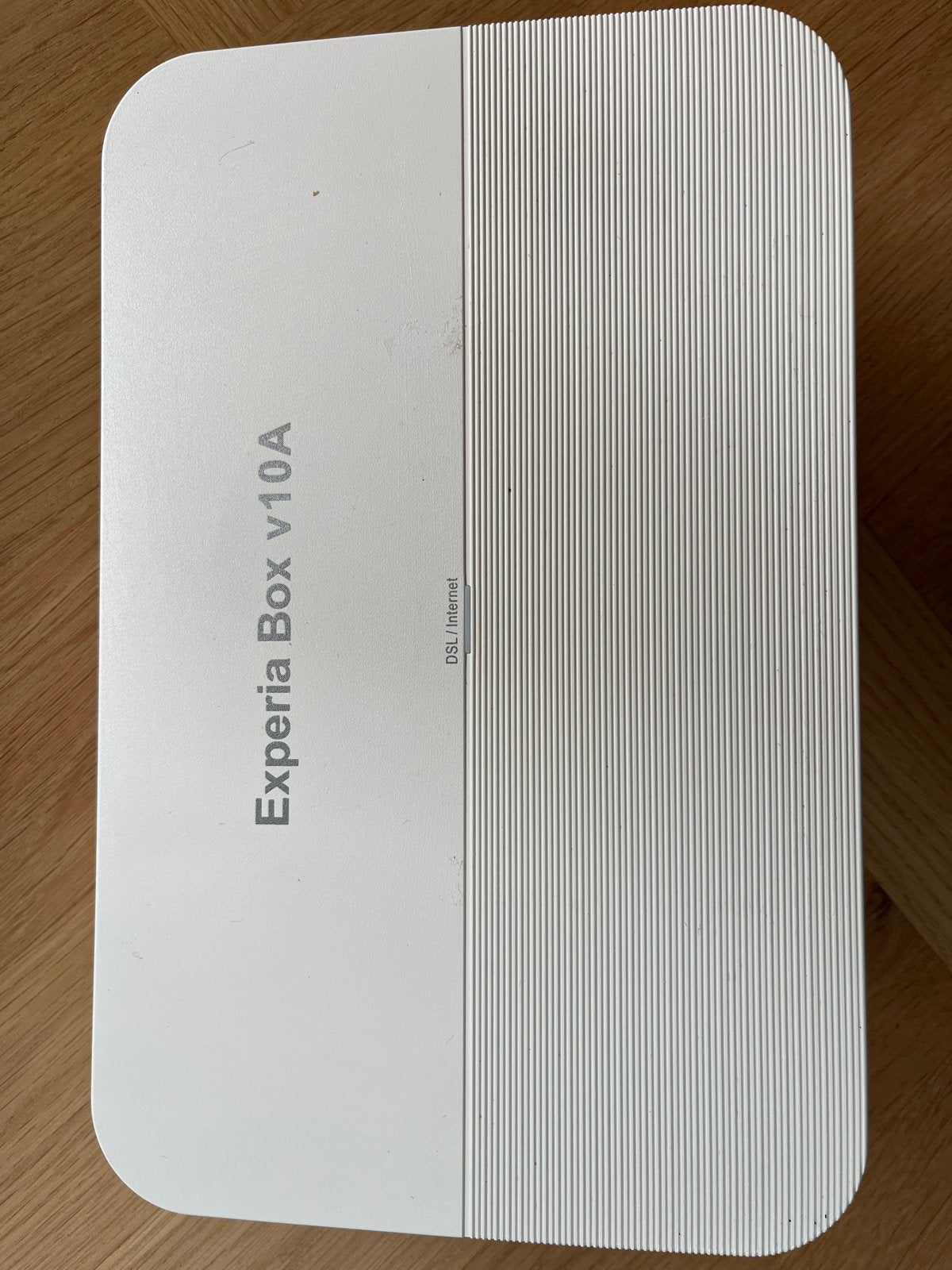 KPN Experia Box v10A Router met modem, Ophalen of Verzenden, Gebruikt, Router met modem