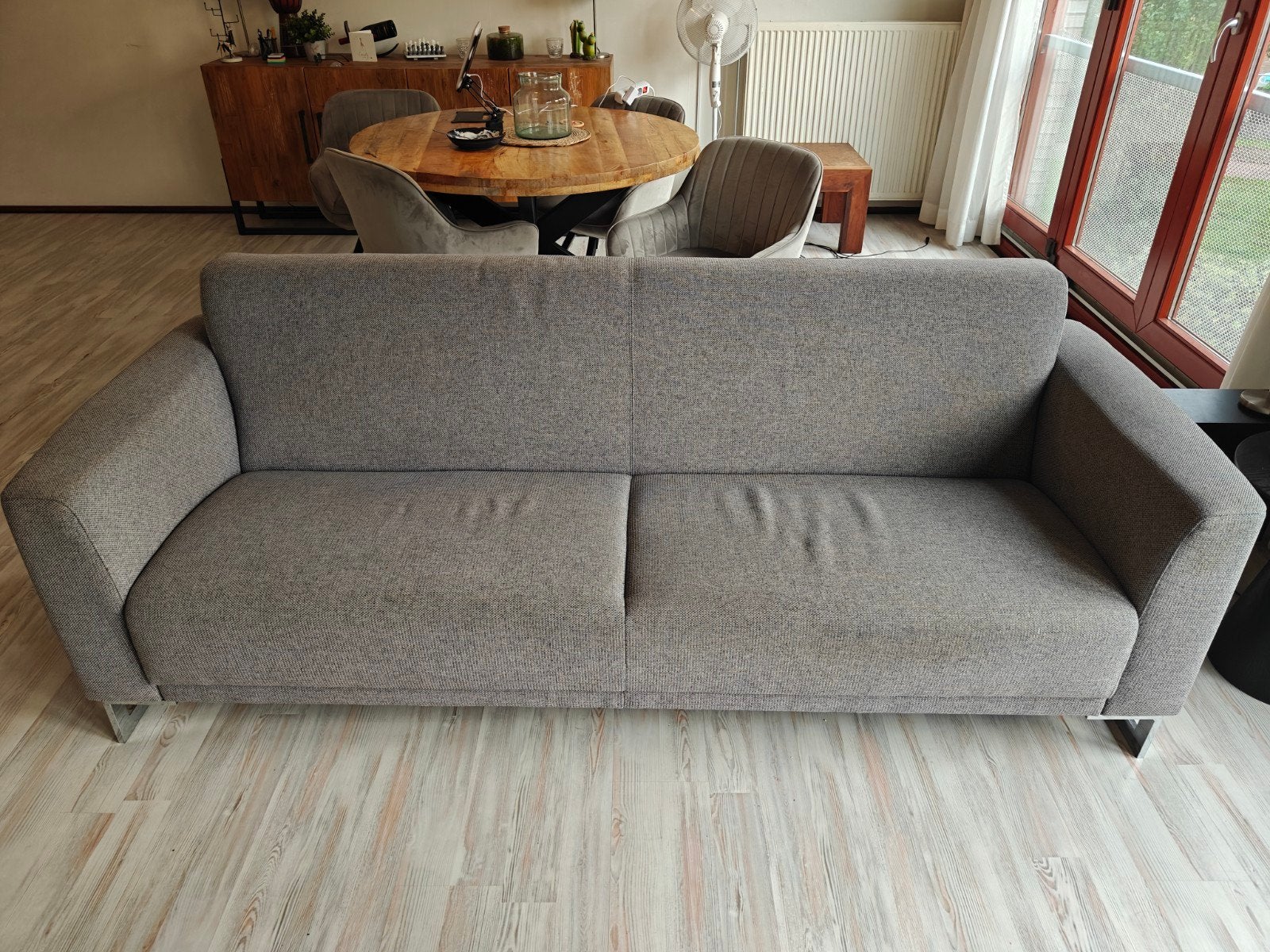 Moderne grijze 3-zitsbank - Zo goed als nieuw, Huis en Inrichting, Ophalen, Driepersoons, 75 tot 100 cm, Zo goed als nieuw