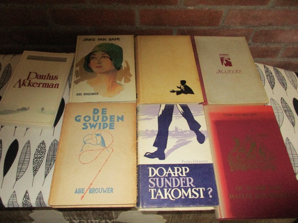 roman boeken oud romans friestalig oa de Gouden Swipe, Ophalen of Verzenden, Gelezen
