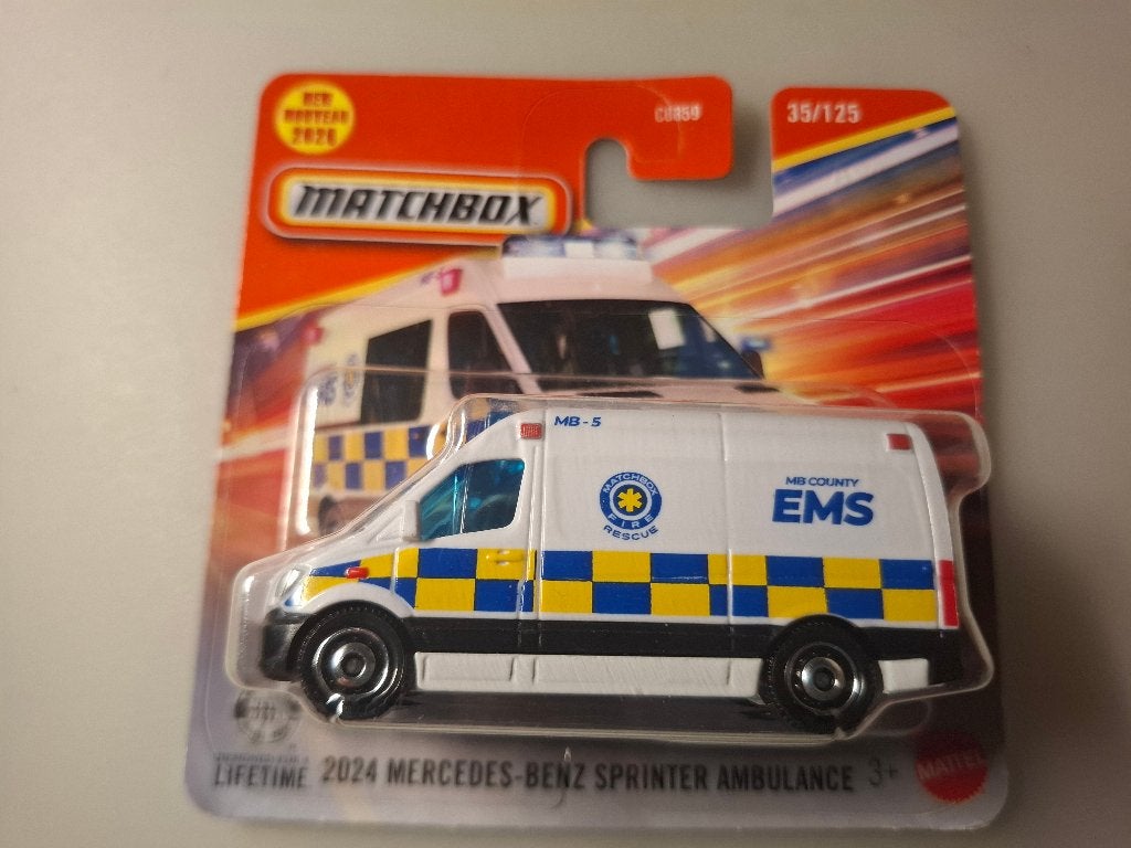 Matchbox 35 - 2024 Mercedes Sprinter Ambulance [w] 1/60 MIB, Ophalen of Verzenden, Nieuw, Auto