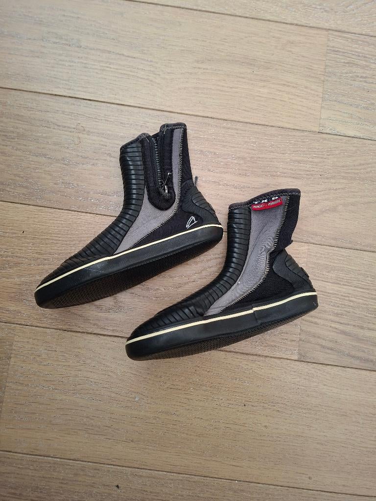 Zeil / surf laarsjes in verschillende maten, Watersport en Boten, Watersportkleding, Overige merken, Gebruikt, Kind, Zeil- of Surfschoenen