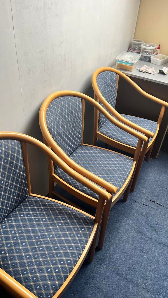4 stoel plus 1 bijpassende stoel, Ophalen