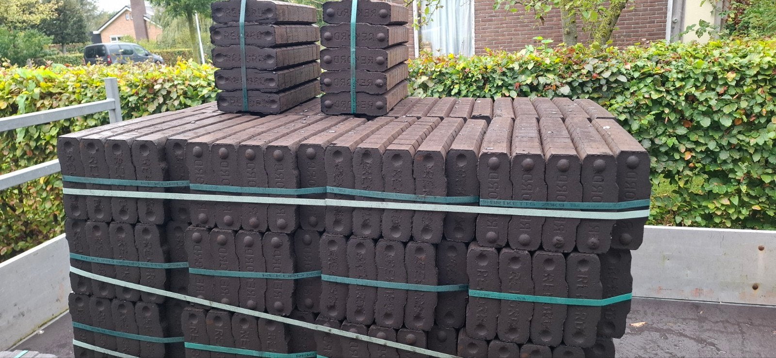 record bruinkoolbriketten, Minder dan 3 m³, Ophalen