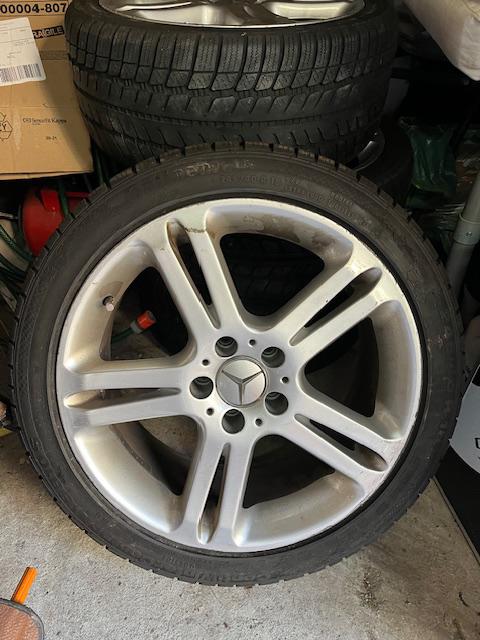 Mercedes 18 inch velgen met winterbanden, Ophalen of Verzenden