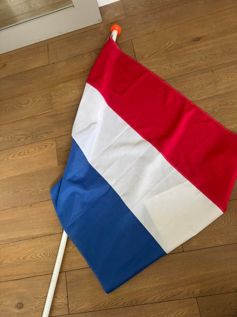 Nederlandse vlag met stok, Ophalen, Zo goed als nieuw